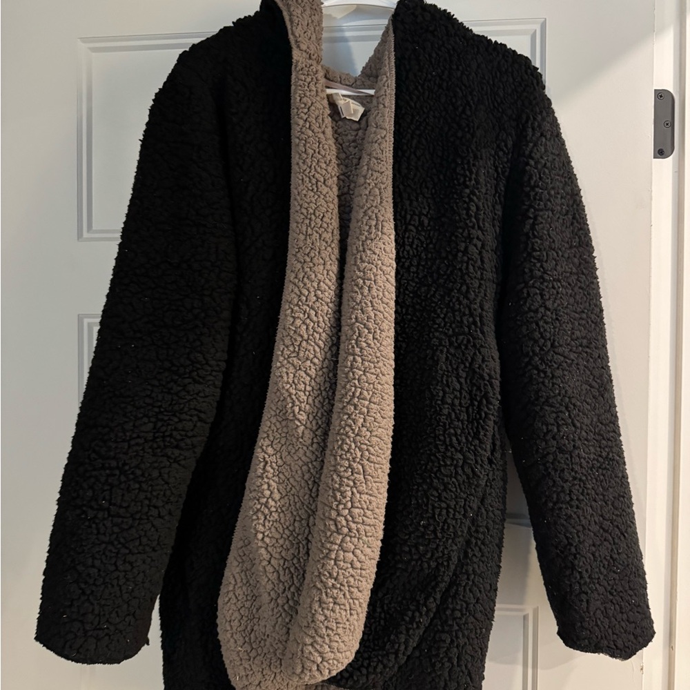 Urban Outfitters Black and Tan Teddy Jacket